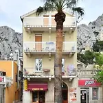 Toma Apartament
